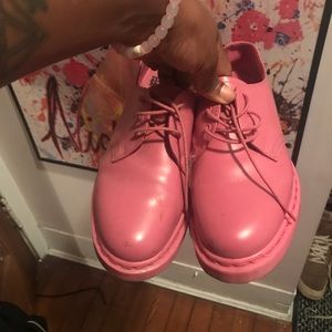 Doctor Martens Oxfords pink